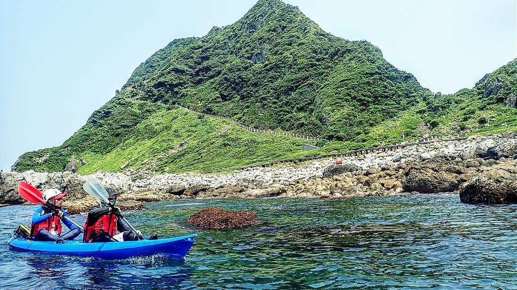 台灣離島基隆嶼-獨木舟航向基隆嶼體驗