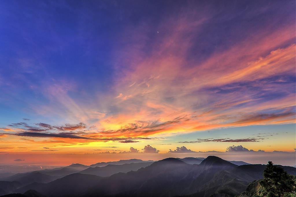 ▲2022跨年－在太平山望洋山觀日平台可以看到絢爛的曙光。