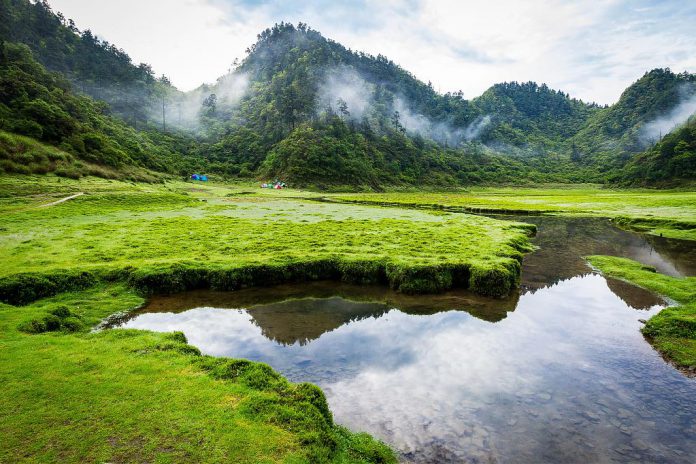 高山湖泊景點推薦-松蘿湖雲霧野營