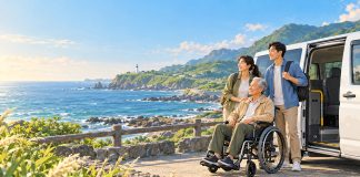 長輩乘坐輪椅與家人搭乘福祉車展開北海岸無障礙旅遊